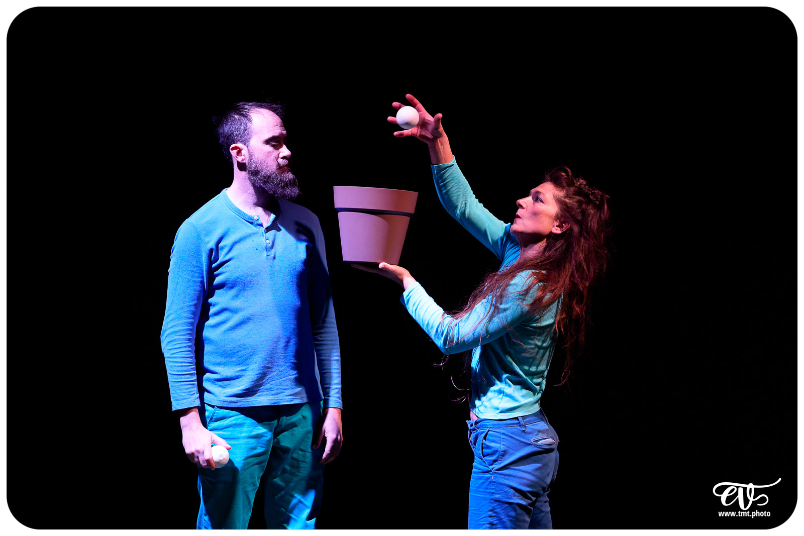 LE VERTIGE DE L'ENVERS (CIE L'ENVOLÉE CIRQUE)